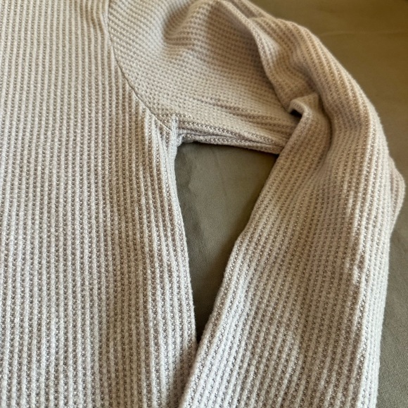 Double Zero brand waffle knit thermal crop lavender - Picture 3 of 4